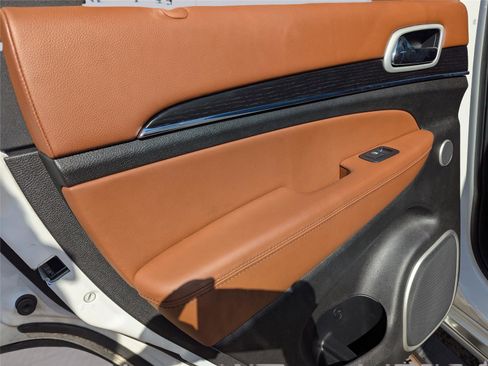 Used 2020 Jeep Grand Cherokee Summit w/ Platinum Series Group image 12