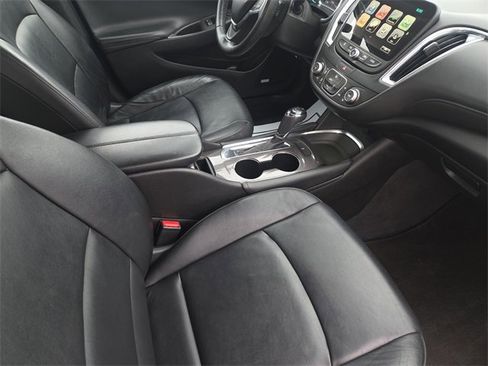 Used 2018 Chevrolet Malibu LT w/ Leather Package image 34