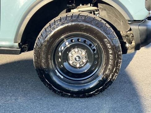 Used 2023 Ford Bronco Black Diamond image 12