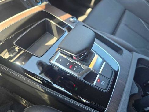 Used 2024 Audi Q5 e Premium Plus w/ Premium Plus Package AWD/4WD image 33