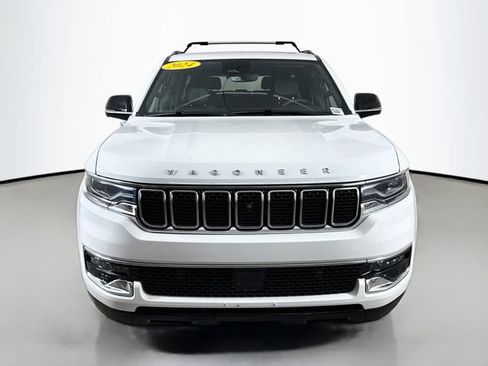 Used 2024 Jeep Wagoneer 4WD w/ Premium Group I image 2
