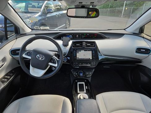 Used 2017 Toyota Prius Four w/ Advanced Technology Package FWD image 6