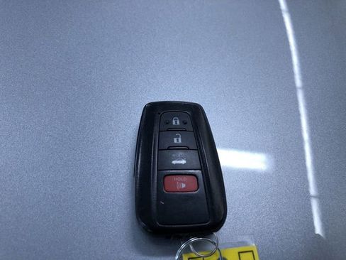 Certified 2018 Toyota Camry XSE image 31