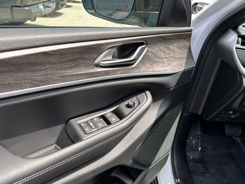 New 2026 Jeep Grand Cherokee L 4WD image 18