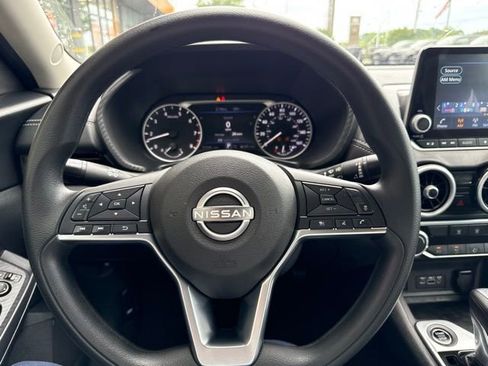 Used 2024 Nissan Sentra SV FWD image 11