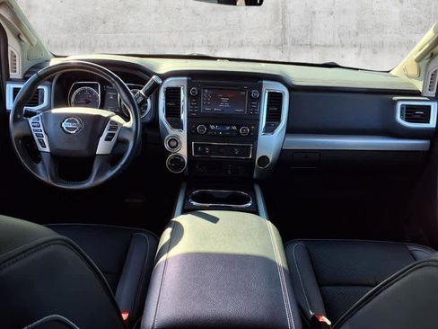 Used 2017 Nissan Titan PRO-4X image 5