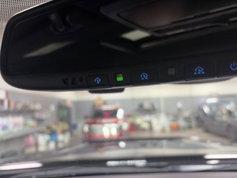 Used 2023 Toyota Tacoma Limited image 24