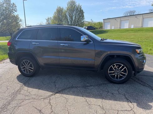 Used 2019 Jeep Grand Cherokee Limited AWD/4WD image 4