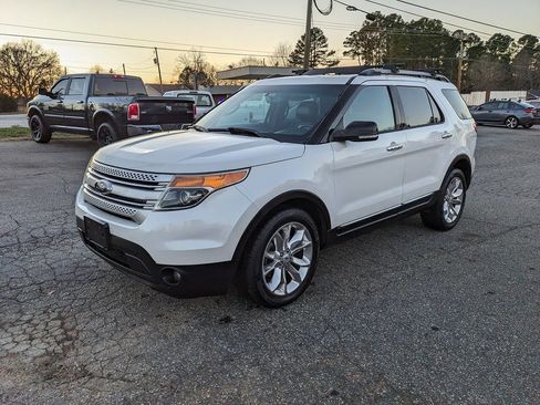 Used 2013 Ford Explorer XLT image 4
