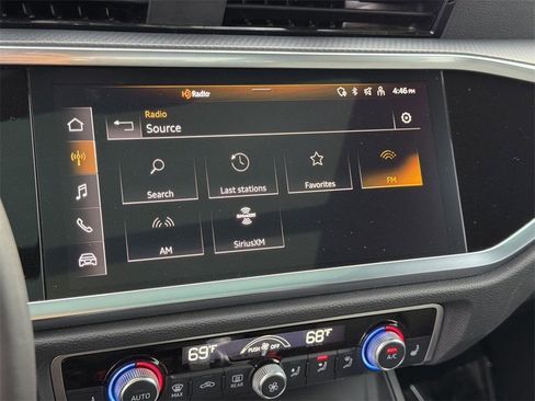 Used 2024 Audi Q3 2.0T Premium image 15