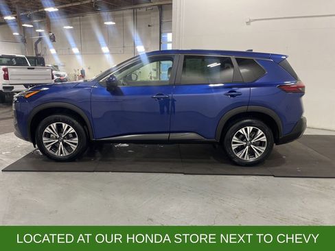 Used 2022 Nissan Rogue SV image 4