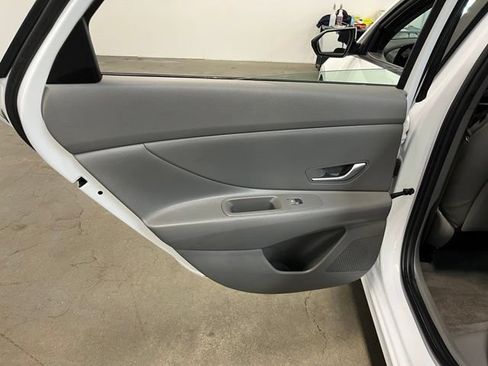 Used 2024 Hyundai Elantra SEL FWD image 20