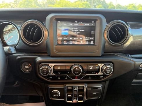 Used 2021 Jeep Wrangler Unlimited Sport AWD/4WD image 18