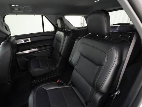 Used 2022 Ford Explorer Limited w/ Equipment Group 301A image 21