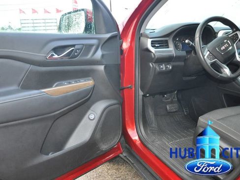 Used 2023 GMC Acadia SLE w/ Driver Convenience Package image 11