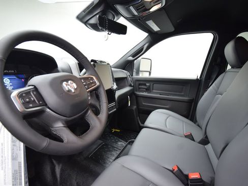 New 2026 RAM 5500 Tradesman AWD/4WD image 34