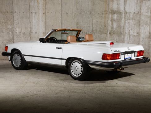 Used 1987 Mercedes-Benz 560 SL image 3