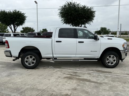 Used 2024 RAM 2500 Big Horn AWD/4WD image 3
