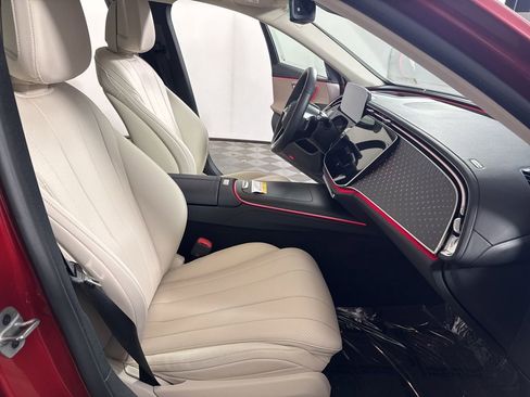Certified 2025 Mercedes-Benz E 350 4MATIC Sedan image 21