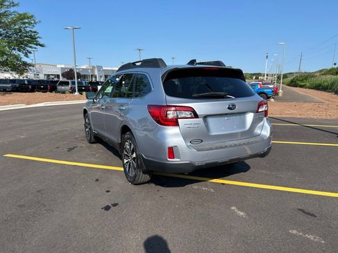 Used 2016 Subaru Outback 2.5i Limited AWD/4WD image 8
