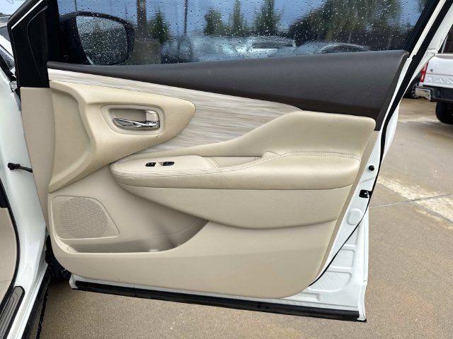 Used 2015 Nissan Murano S FWD image 13
