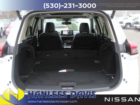 Used 2024 Nissan Rogue SL w/ SL Premium Package image 10