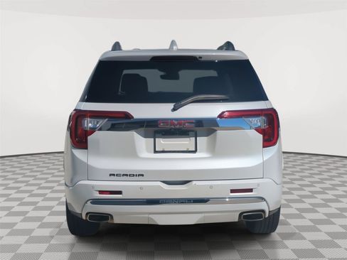 Used 2022 GMC Acadia Denali w/ Denali Ultimate Package FWD image 4