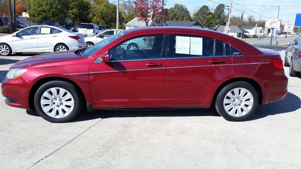 Used 2014 Chrysler 200 LX FWD image 3