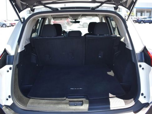 Used 2023 Nissan Rogue SV FWD image 11