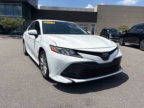 Used 2019 Toyota Camry LE FWD image 1