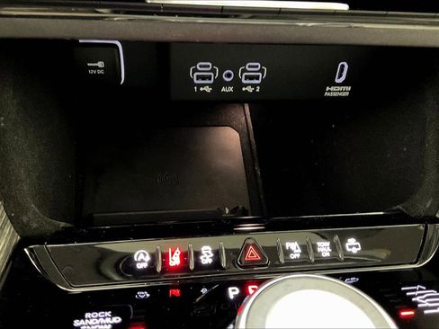 Used 2022 Jeep Wagoneer Series III w/ Premium Group I AWD/4WD image 15