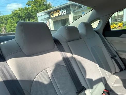 Used 2019 Hyundai Sonata SEL w/ Tech Package 02 FWD image 12