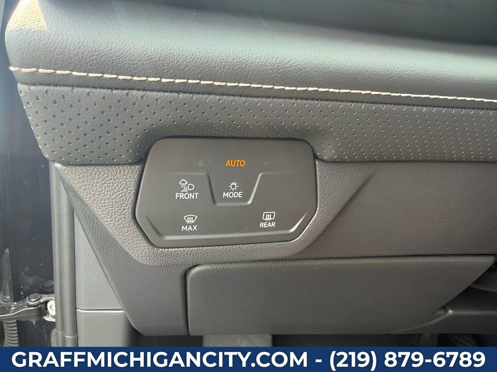 Used 2026 Volkswagen Atlas SE AWD/4WD image 12