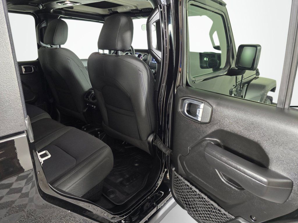 Used 2022 Jeep Gladiator Sport AWD/4WD image 35