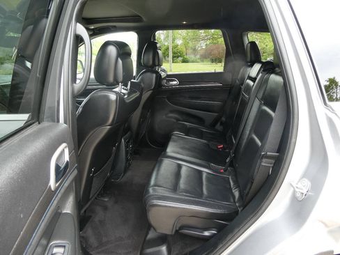 Used 2018 Jeep Grand Cherokee Limited AWD/4WD image 24