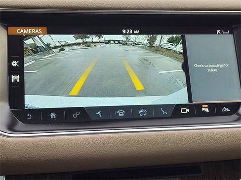 Used 2017 Land Rover Range Rover Sport HSE image 18