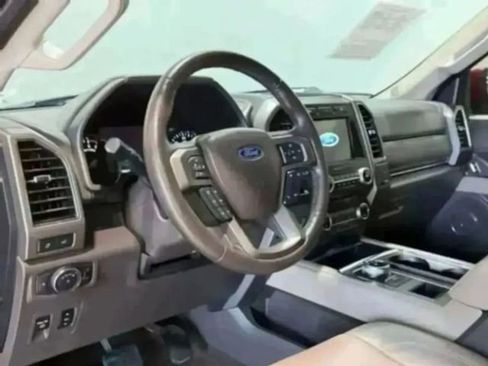 Used 2018 Ford Expedition XLT w/ Equipment Group 202A image 13