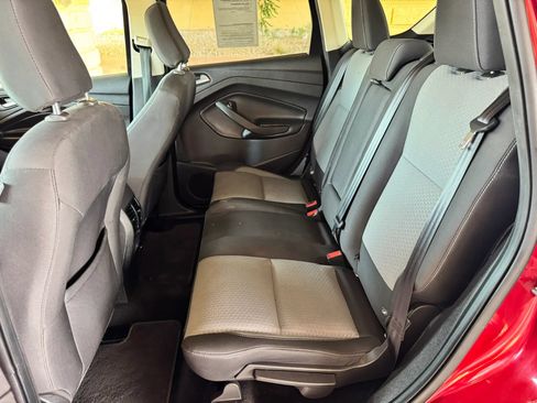Used 2019 Ford Escape SE FWD image 17