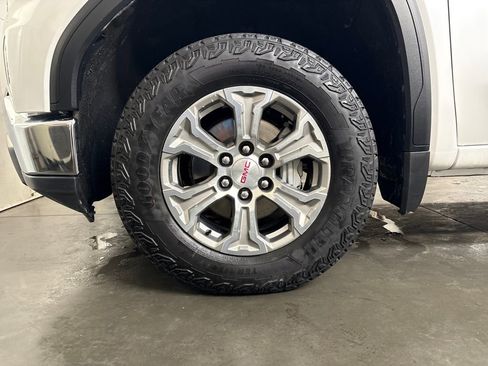Used 2024 GMC Sierra 1500 SLT w/ SLT Premium Package image 30