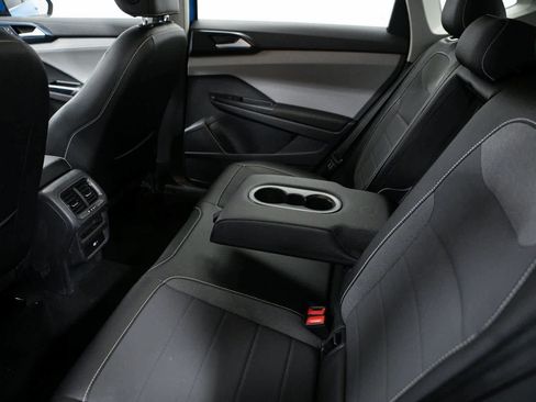 Used 2023 Volkswagen Taos SE image 27