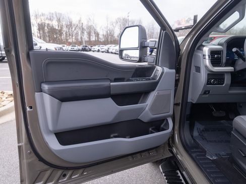 New 2026 Ford F250 XLT w/ XLT Premium Package AWD/4WD image 16