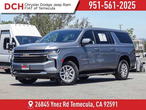 Used 2022 Chevrolet Suburban LT RWD image 1