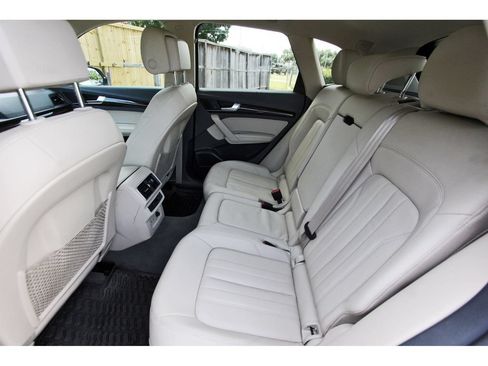 Used 2019 Audi Q5 2.0T Premium Plus w/ Premium Plus Package AWD/4WD image 14