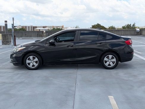 Used 2017 Chevrolet Cruze LS FWD image 9