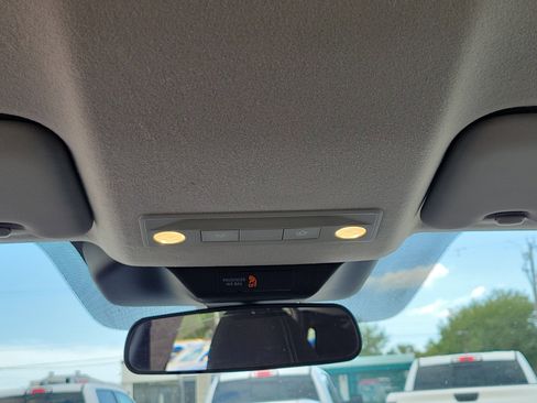 Used 2025 Nissan Kicks SV image 19