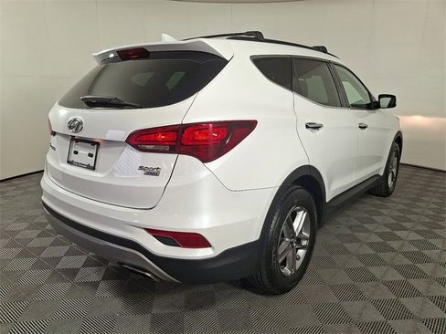 Used 2017 Hyundai Santa Fe Sport image 10