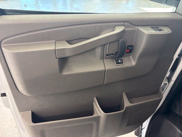 Used 2021 Chevrolet Express 2500 w/ Driver Convenience Package RWD image 15