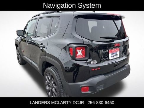 Used 2023 Jeep Renegade Latitude w/ Sun/Sound Group AWD/4WD image 4