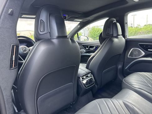 Used 2023 Mercedes-Benz EQS 580 4MATIC Sedan image 16