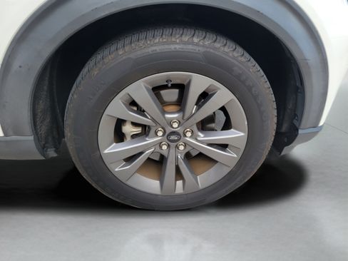 Used 2021 Ford Explorer XLT w/ Equipment Group 202A RWD image 5